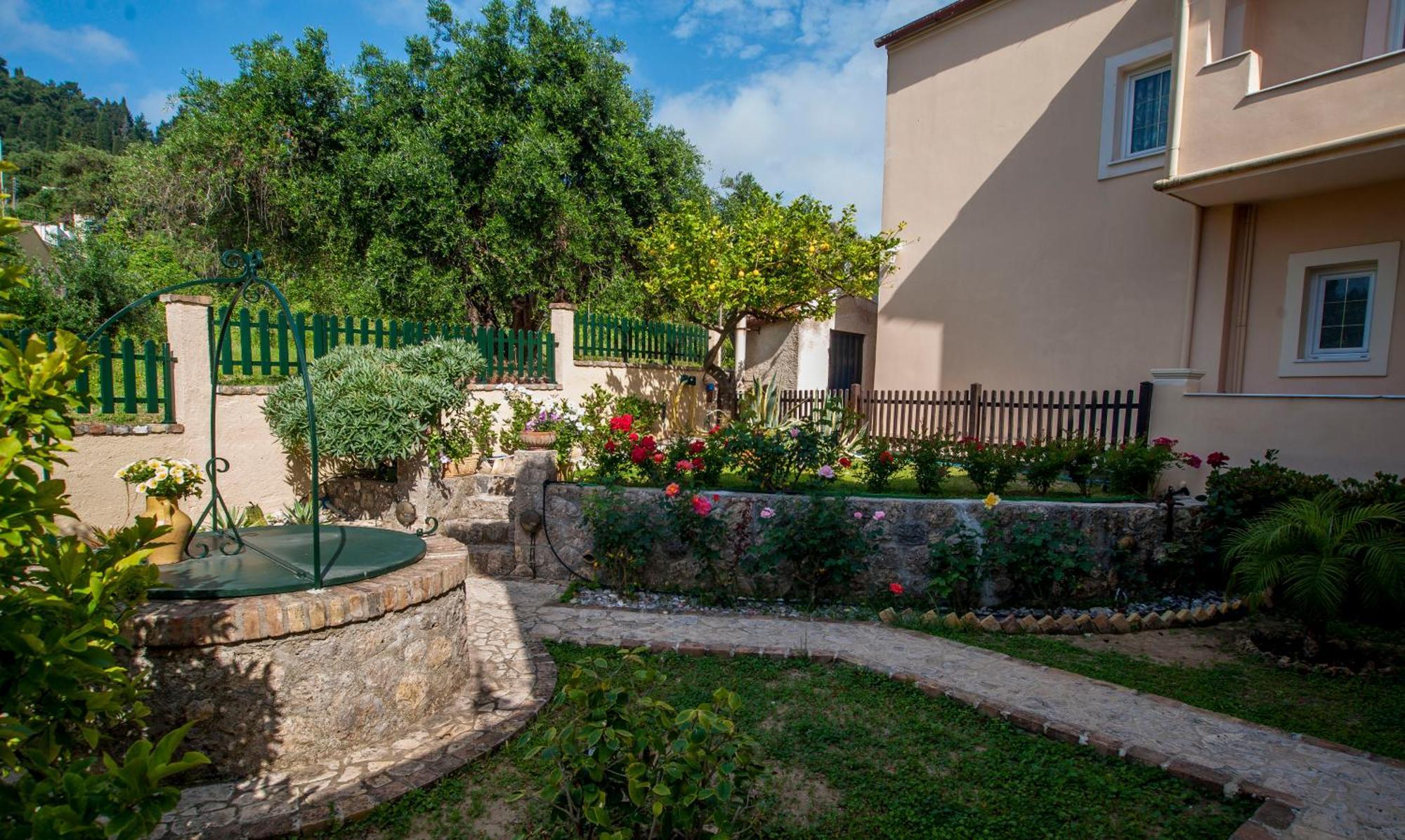 Villa Romantica Perama  Exterior photo